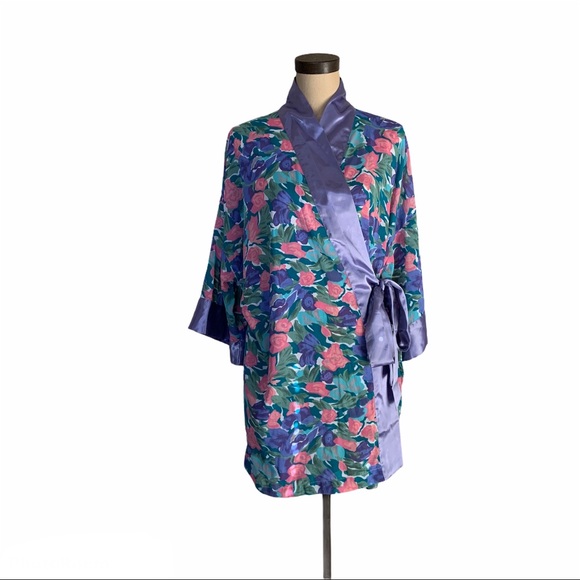 Victoria's Secret Other - Victoria’s Secret gold label vintage floral robe